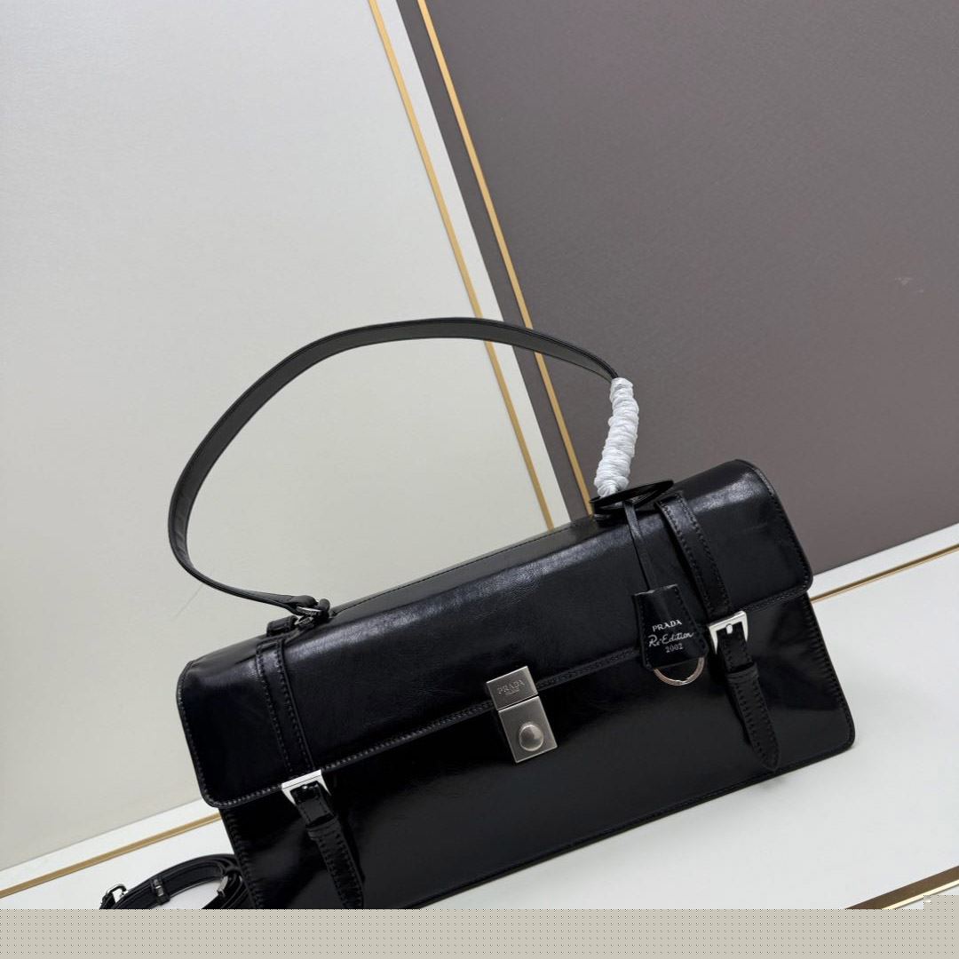 Pra*a top handle bags